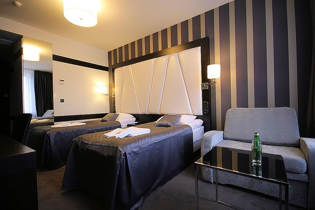 Hotel Grafit Kostomloty Pierwsze Room photo