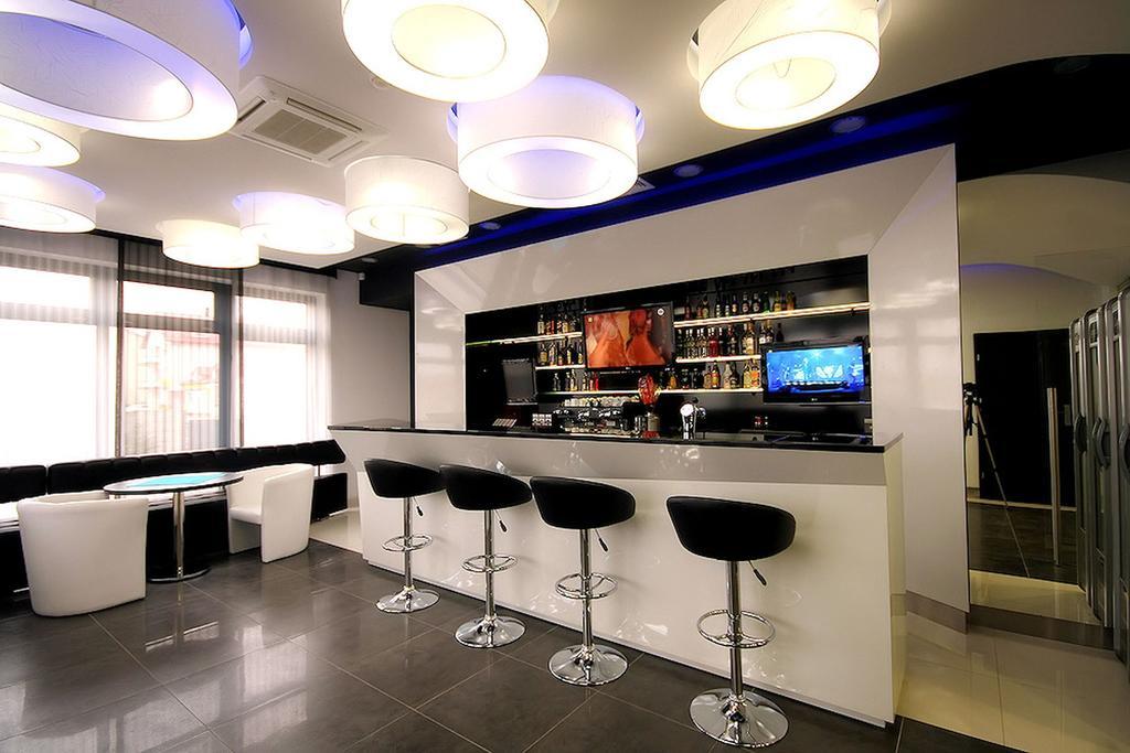 Hotel Grafit Kostomloty Pierwsze Exterior photo
