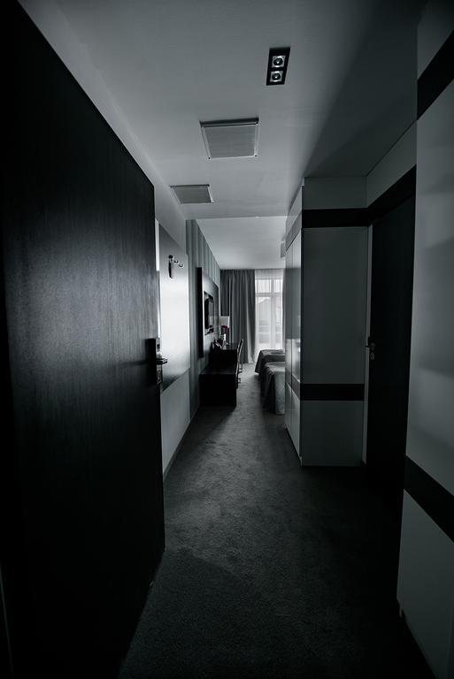 Hotel Grafit Kostomloty Pierwsze Exterior photo